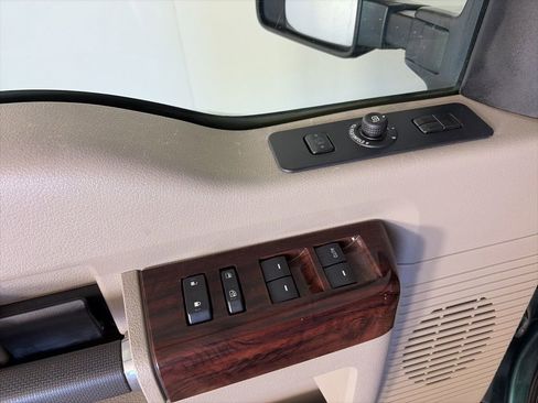 Used 2008 Ford F350 Lariat image 25