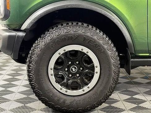 Used 2023 Ford Bronco Badlands w/ Sasquatch Package AWD/4WD image 13