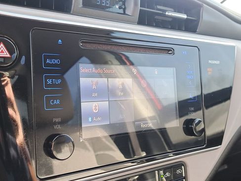 Used 2017 Toyota Corolla LE image 20