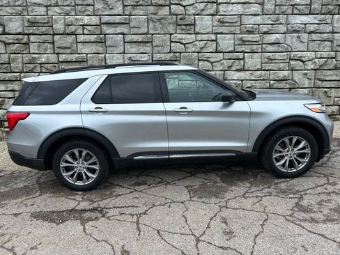 Used 2023 Ford Explorer XLT w/ Equipment Group 202A AWD/4WD image 6