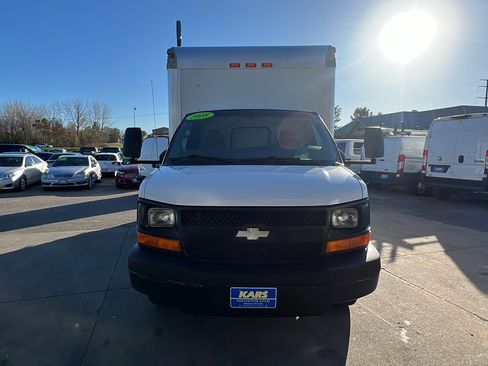 Used 2008 Chevrolet Express 3500 image 2