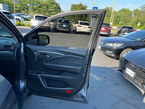 Used 2020 Honda Ridgeline Sport image 26