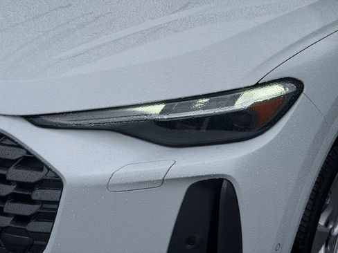 New 2025 Audi Q5 Premium Plus AWD/4WD image 9