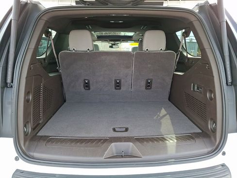 Used 2023 Chevrolet Suburban LT w/ Luxury Package AWD/4WD image 30