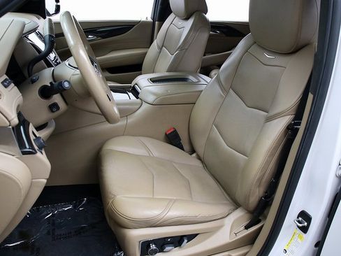 Used 2018 Cadillac Escalade ESV Platinum image 9