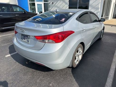 Used 2013 Hyundai Elantra GLS w/ Preferred Pkg FWD image 4