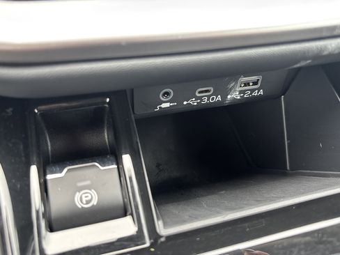 Used 2024 Subaru Outback Premium w/ Popular Package #1A image 27