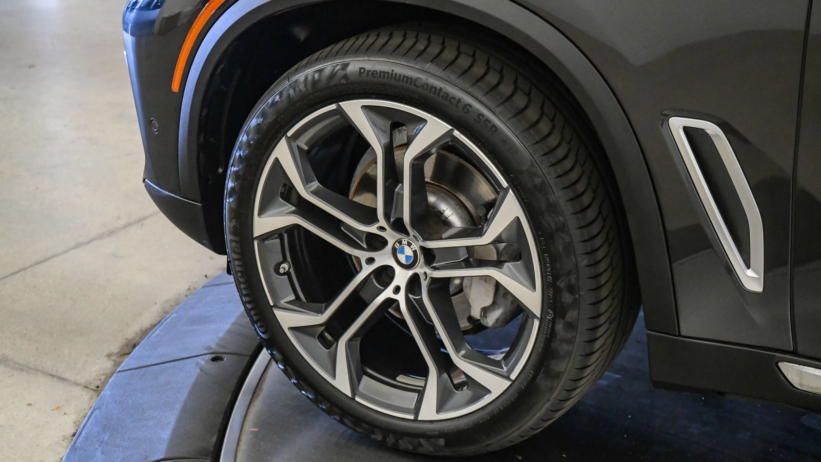 Certified 2023 BMW X5 xDrive40i w/ Premium Package AWD/4WD image 10