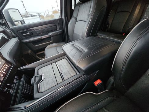 Used 2025 RAM 2500 Limited image 23