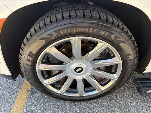 Used 2024 Cadillac Escalade Premium Luxury Platinum w/ Heavy-Duty Trailer Package AWD/4WD image 42