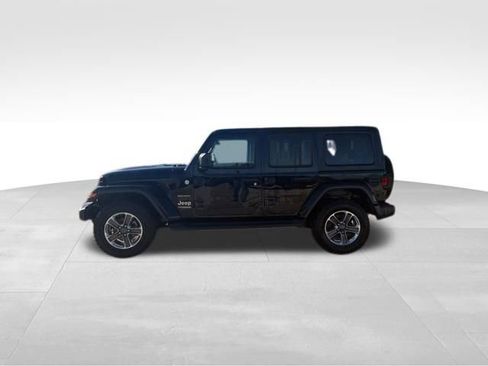 Used 2019 Jeep Wrangler Unlimited Sahara image 5