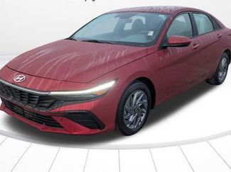 Used 2024 Hyundai Elantra SEL video 1