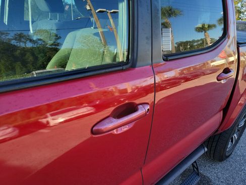 Used 2018 Toyota Tacoma TRD Sport image 17