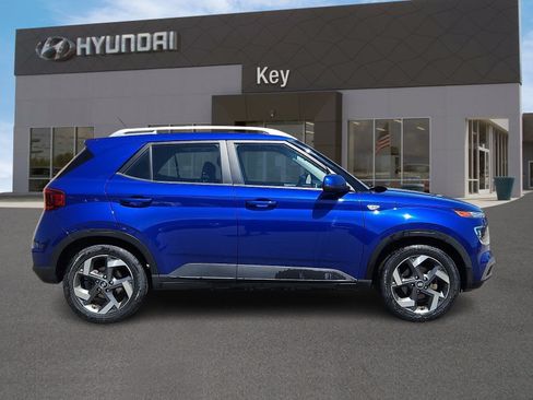 Certified 2023 Hyundai Venue SEL w/ Cargo Package FWD image 3