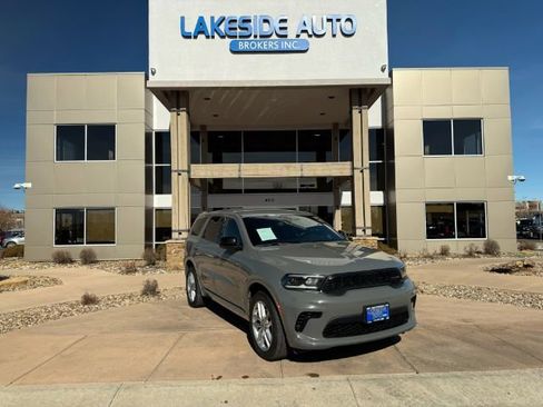 Used 2023 Dodge Durango GT image 1