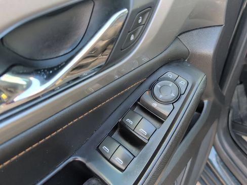 Used 2019 Chevrolet Traverse LT w/ LPO, Floor Liner Package AWD/4WD image 15