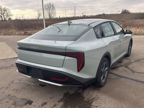 Used 2025 Kia K4 LXS image 6