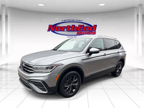 Used 2024 Volkswagen Tiguan SE image 7
