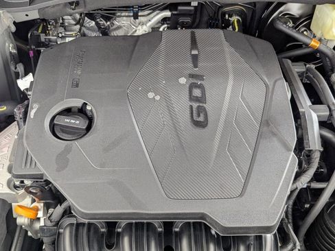 Certified 2025 Hyundai Tucson SE image 12