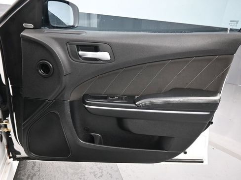 Used 2016 Dodge Charger R/T Scat Pack image 40