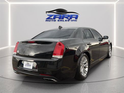 Used 2016 Chrysler 300 Limited image 7