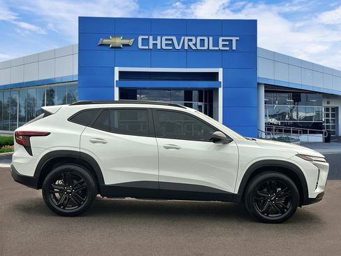 Certified 2025 Chevrolet Trax ACTIV w/ Driver Confidence Package FWD image 5