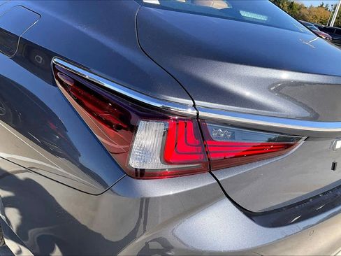 New 2025 Lexus ES 350 w/ Premium Package image 6