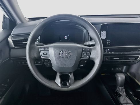 Used 2025 Toyota Camry LE FWD image 18
