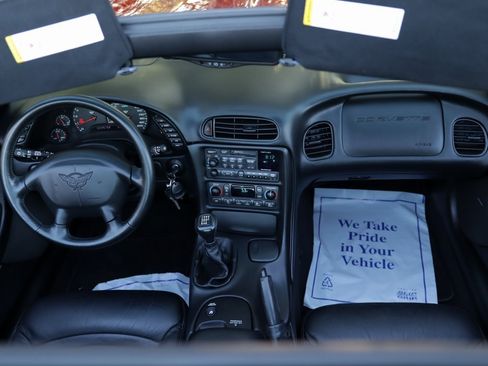 Used 2002 Chevrolet Corvette Coupe w/ Preferred Equipment Group2 image 20