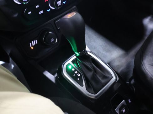 Used 2022 Jeep Renegade Altitude image 31