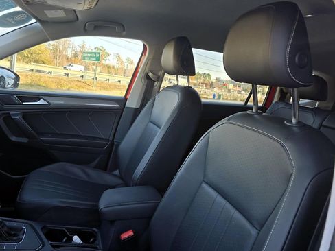 Certified 2022 Volkswagen Tiguan SE image 19