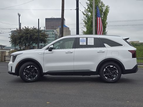 Used 2024 Kia Sorento S FWD image 20