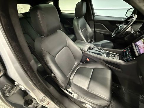 Used 2019 Jaguar F-PACE Premium image 56
