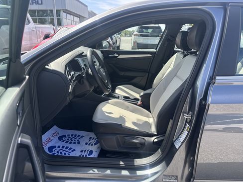 Used 2019 Volkswagen Jetta R-Line FWD image 27