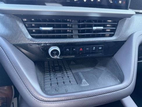 Used 2025 Ford Explorer Platinum w/ LUX Leather Package image 43