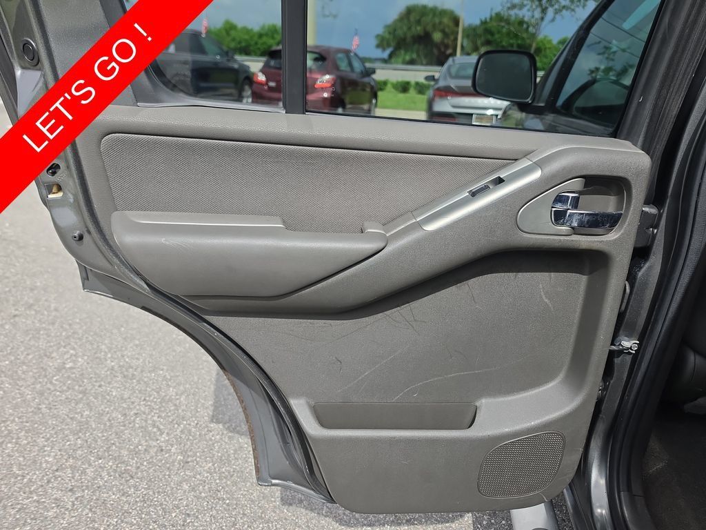 Used 2008 Nissan Pathfinder S RWD image 14