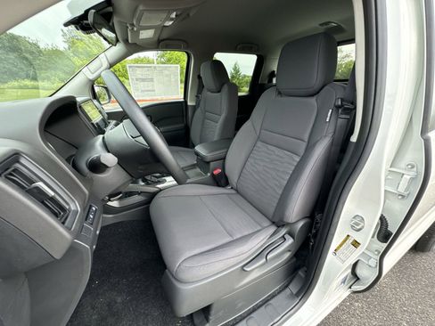 Used 2025 Nissan Frontier S image 19