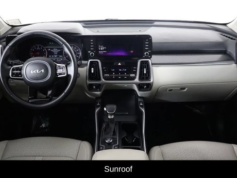 Used 2023 Kia Sorento S w/ Panoramic Sunroof Package FWD image 13