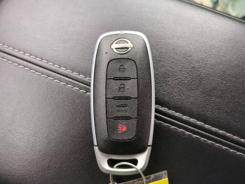 Used 2025 Nissan Sentra SV FWD image 26