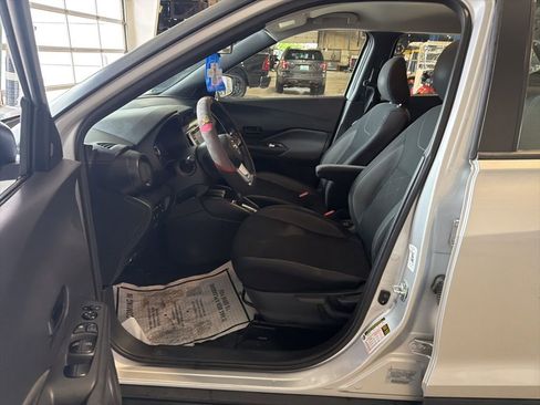 Used 2020 Nissan Kicks S FWD image 6