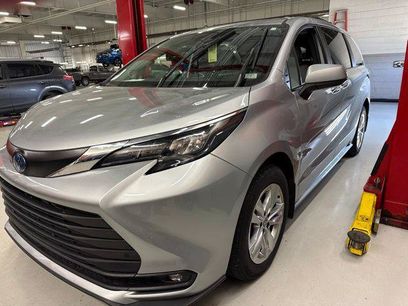 Certified 2025 Toyota Sienna XLE w/ XLE Plus Package