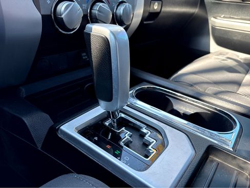 Used 2017 Toyota Tundra SR5 w/ SR5 Upgrade Package image 7