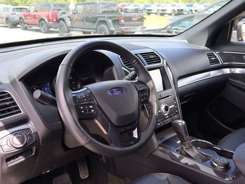 Used 2018 Ford Explorer Sport w/ Equipment Group 401A AWD/4WD image 8