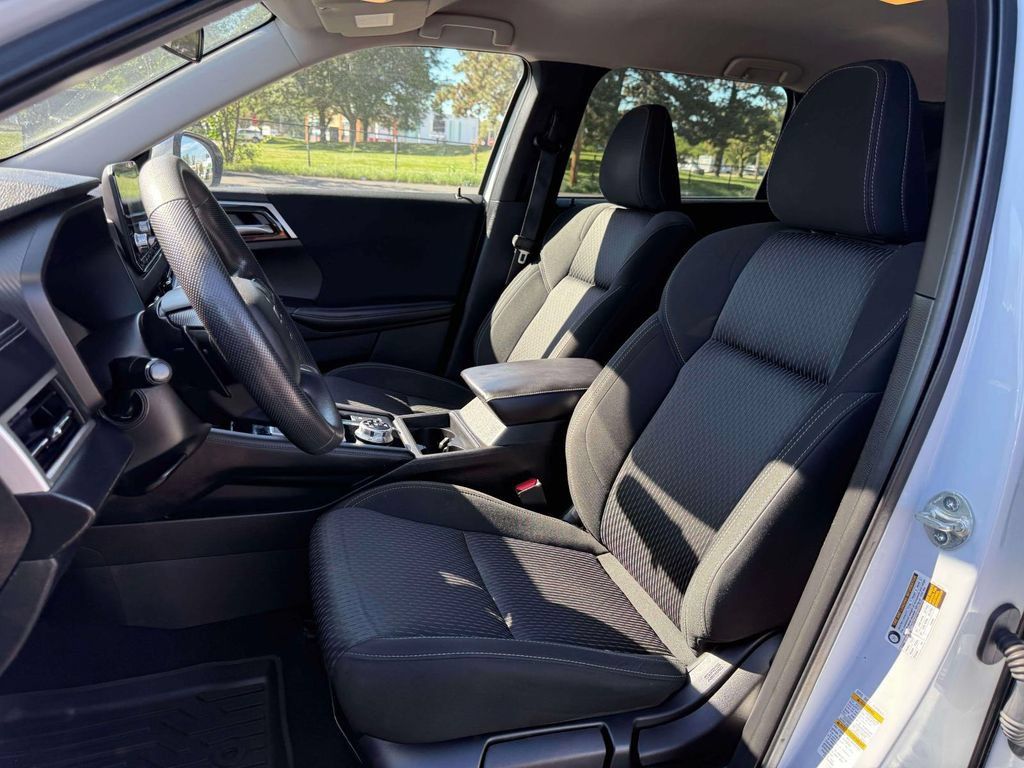 Used 2022 Mitsubishi Outlander ES AWD/4WD image 13
