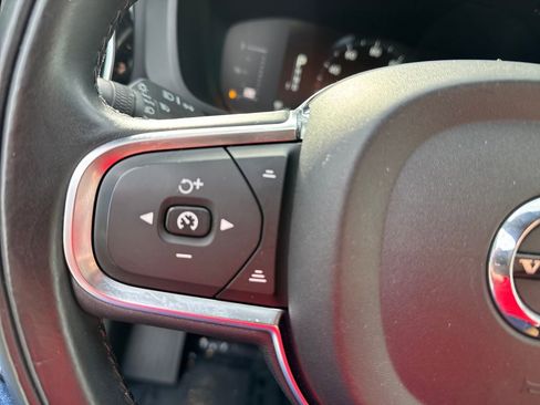 Used 2019 Volvo XC60 T5 Momentum w/ Premium Package image 19