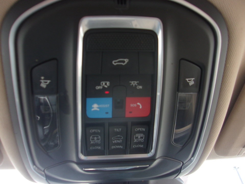 Used 2022 Jeep Grand Cherokee L Limited AWD/4WD image 28