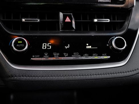 Used 2021 Toyota Corolla SE image 31