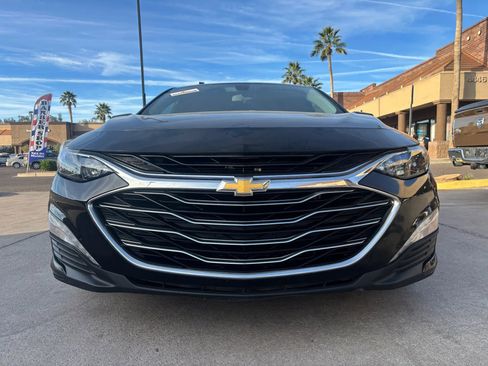 Used 2020 Chevrolet Malibu LT image 2