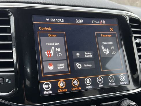 Used 2022 Jeep Grand Cherokee Laredo X image 22