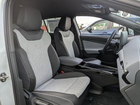 New 2026 Volkswagen ID.4 Pro image 31